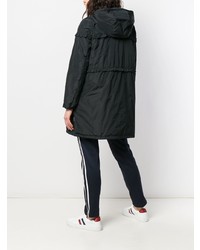 Женский черный пуховик от Moncler