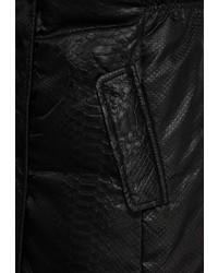 Женский черный пуховик от Sela