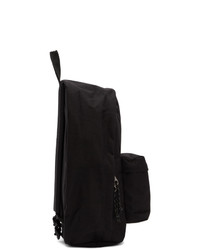Мужской черный рюкзак из плотной ткани от Eastpak
