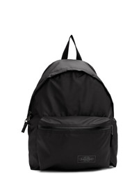 Мужской черный рюкзак из плотной ткани от Eastpak