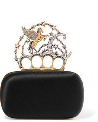 Черный сатиновый клатч с украшением от Alexander McQueen