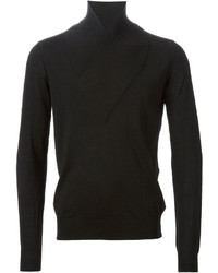 Черный свитер с отложным воротником