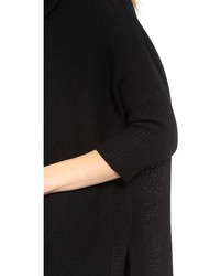 Женский черный свитер с хомутом