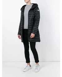 Женский черный стеганый пуховик от Moncler