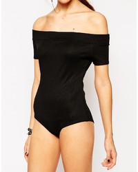 Черный топ с открытыми плечами от Daisy Street