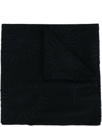Черный шарф с вышивкой