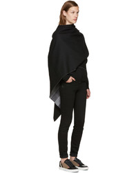 Женский черный шарф от Burberry