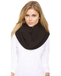 Женский черный шарф от Plush