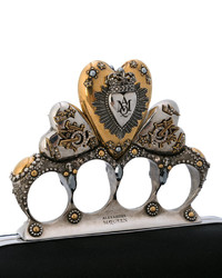 Черный шелковый клатч от Alexander McQueen