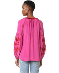 Ярко-розовая блузка от Figue