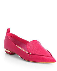 Ярко-розовая кожаная обувь