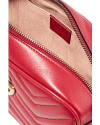 Ярко-розовая кожаная стеганая сумка через плечо от Gucci
