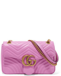 Ярко-розовая кожаная стеганая сумка через плечо от Gucci