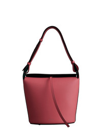 Ярко-розовая кожаная сумка-мешок от Burberry