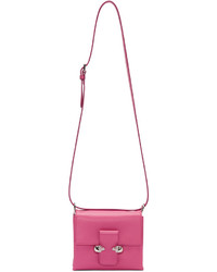Ярко-розовая кожаная сумка через плечо от Alexander McQueen