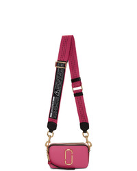 Ярко-розовая кожаная сумка через плечо от Marc Jacobs