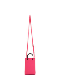 Ярко-розовая кожаная сумка через плечо от Balenciaga