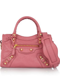 Женская ярко-розовая кожаная сумка от Balenciaga