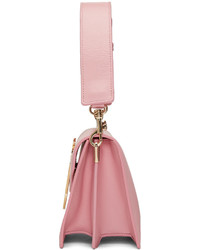 Женская ярко-розовая кожаная сумка от J.W.Anderson