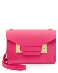 Женская ярко-розовая кожаная сумка от Sophie Hulme