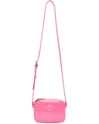 Женская ярко-розовая кожаная сумка от Versace