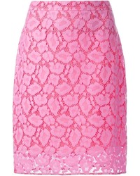 Ярко-розовая кружевная юбка-карандаш от Moschino