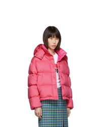 Женская ярко-розовая куртка-пуховик от Moncler