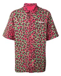 Ярко-розовая рубашка с коротким рукавом с леопардовым принтом