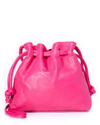 Женская ярко-розовая сумка от Clare Vivier