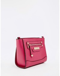 Женская ярко-розовая сумка от Carvela