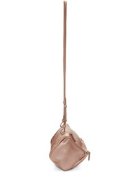 Женская ярко-розовая сумка от Givenchy