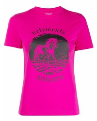 Мужская ярко-розовая футболка с круглым вырезом с принтом от Vetements