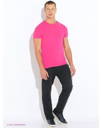 Мужская ярко-розовая футболка от Oodji