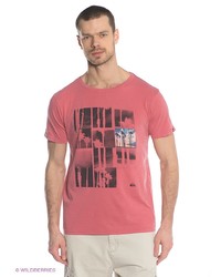 Мужская ярко-розовая футболка от Quiksilver