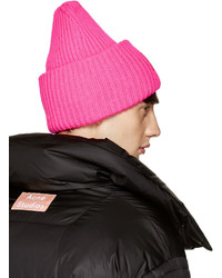 Мужская ярко-розовая шапка от Acne Studios