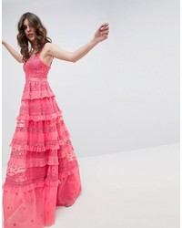 Ярко-розовое вечернее платье с вышивкой от Needle & Thread