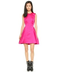 Ярко-розовое коктейльное платье от MCQ
