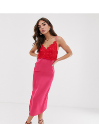 Ярко-розовое кружевное платье-комбинация