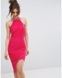 Ярко-розовое кружевное платье-миди от PrettyLittleThing