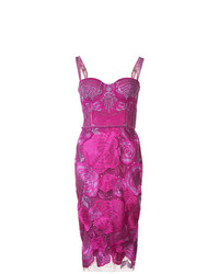 Ярко-розовое кружевное платье-футляр от Marchesa Notte