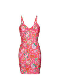 Ярко-розовое облегающее платье с цветочным принтом
