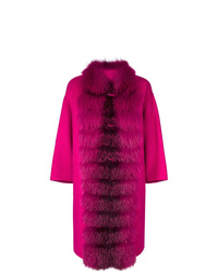Ярко-розовое пальто с меховым воротником