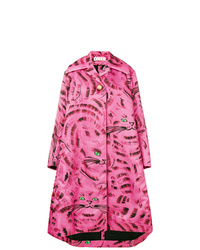 Ярко-розовое пальто с принтом