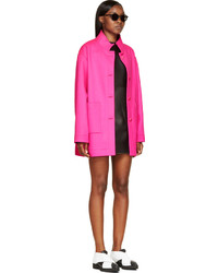 Женское ярко-розовое пальто от Christopher Kane