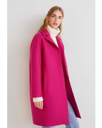 Женское ярко-розовое пальто от Mango