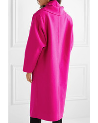 Женское ярко-розовое пальто от Marc Jacobs