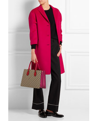 Женское ярко-розовое пальто от Gucci