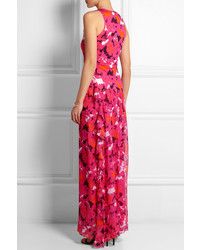 Ярко-розовое платье-макси с цветочным принтом от Diane von Furstenberg