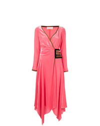Ярко-розовое платье с запахом от Peter Pilotto