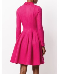 Ярко-розовое платье с пышной юбкой от Ermanno Scervino